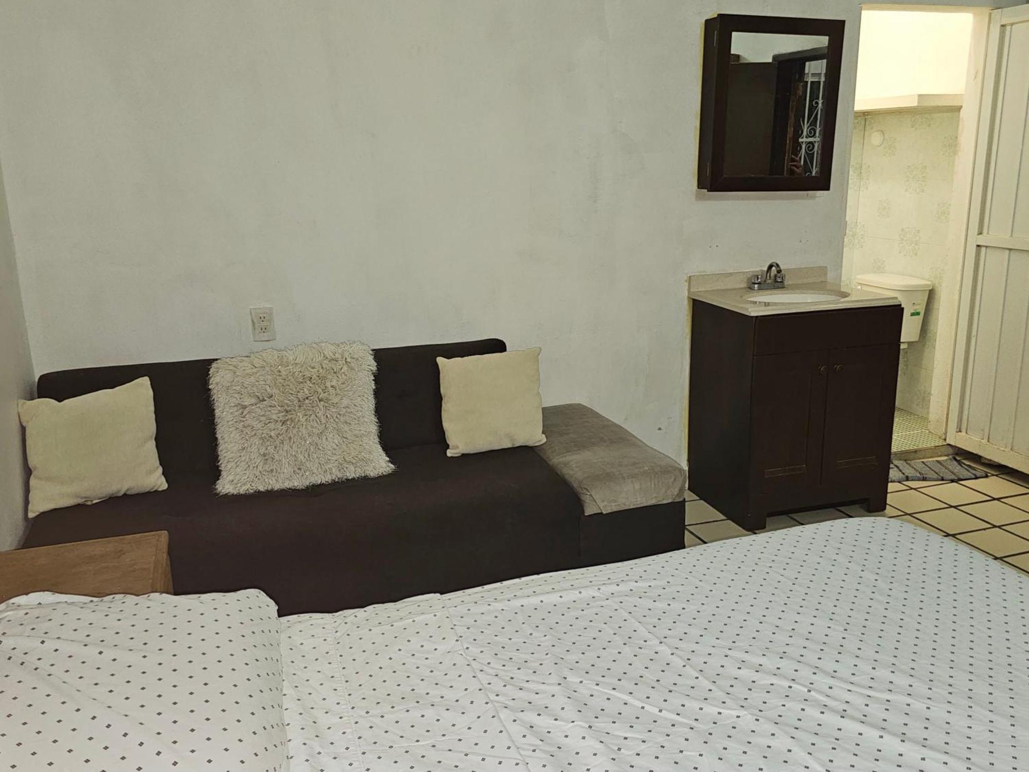 Habitación Vacacional N 1 Ecoposada de la 17 Cancún Exterior foto